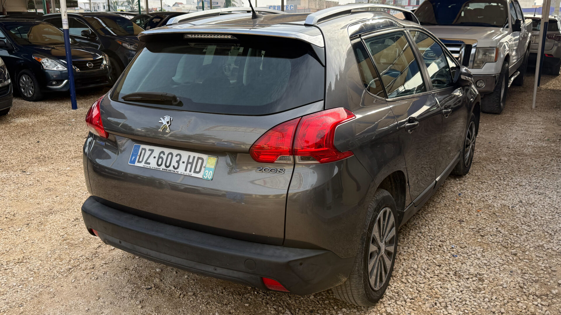 
								Peugeot 2008 2016 full									