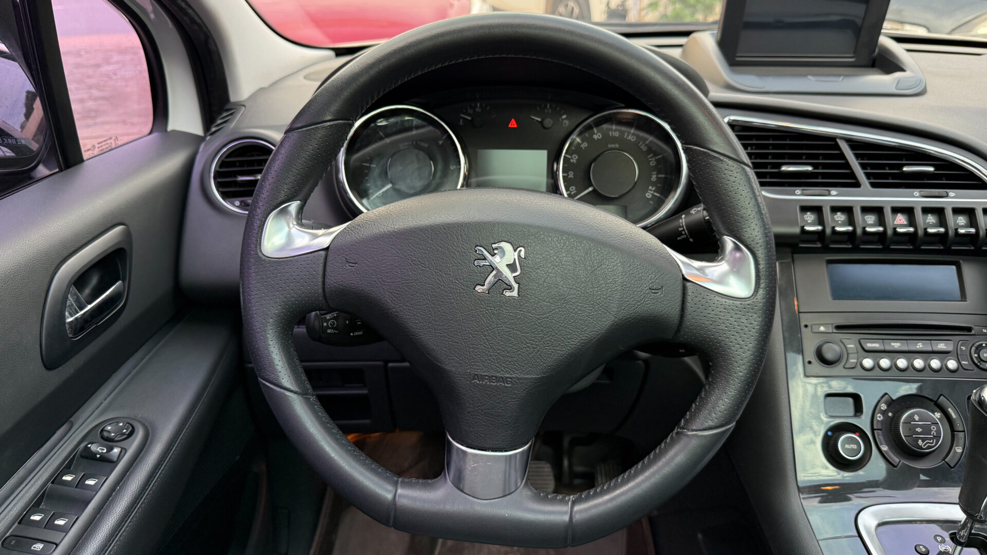 
								Peugeot 2008 2016 full									