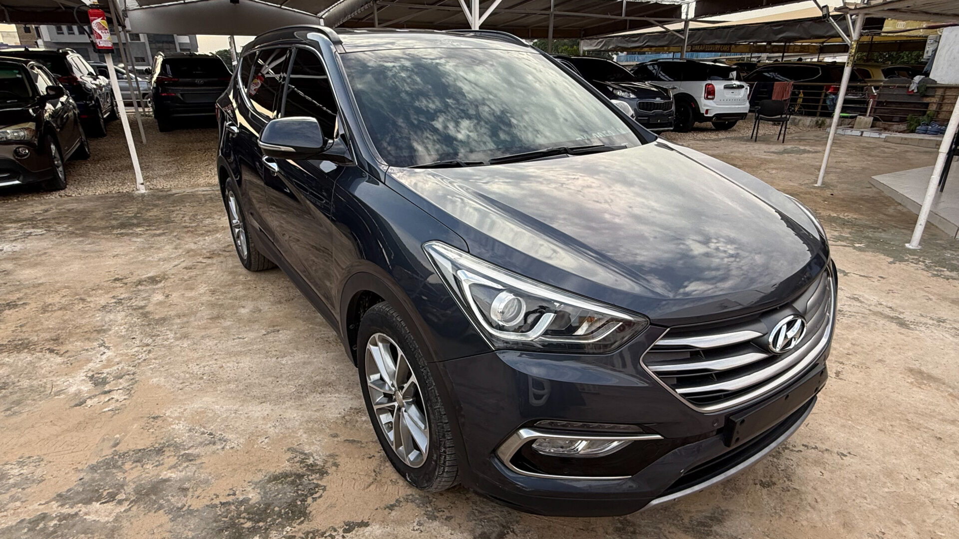 
								Hyundai SantaFe 2017 full									